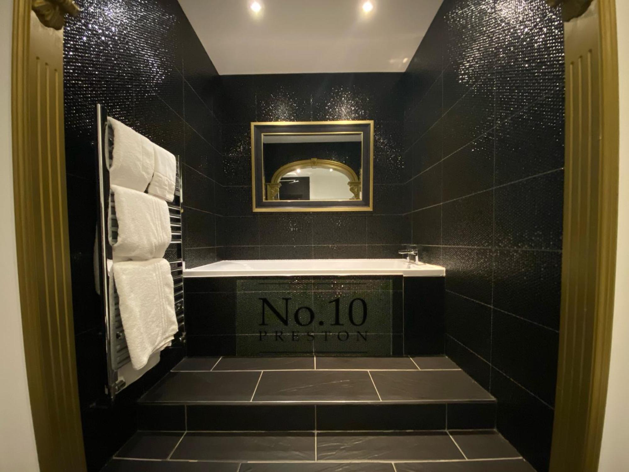 No.10 Preston Hotel Luaran gambar
